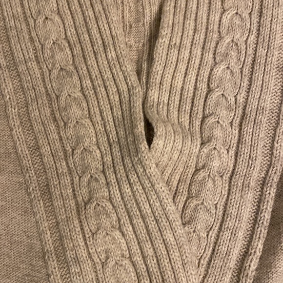 BANANA REPUBLIC~CABLE KNIT SWEATER~SMALL - Picture 5 of 7